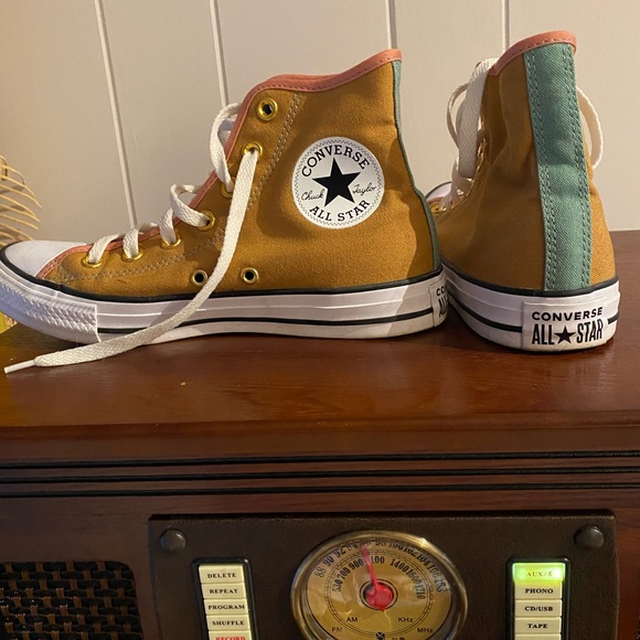Brand new custom made converse sneakers. worn twice, perfect condition. - Picture 3 of 6